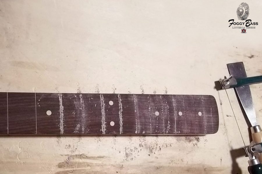 Refrettatura su Fender Jazz Bass Fretless Made in Usa Refrettatura su Fender Jazz Bass Fretless Made in Usa