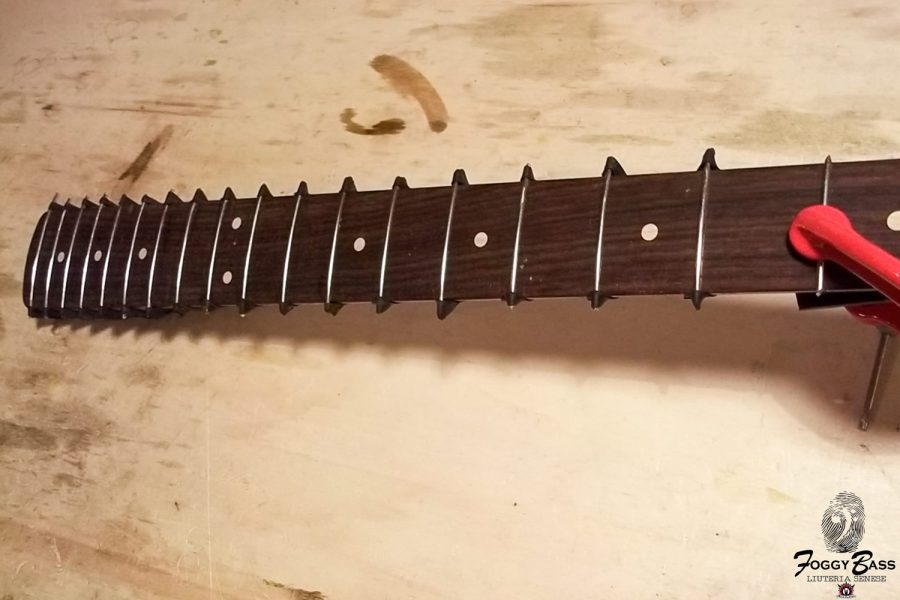 Refrettatura su Fender Jazz Bass Fretless Made in Usa Refrettatura su Fender Jazz Bass Fretless Made in Usa